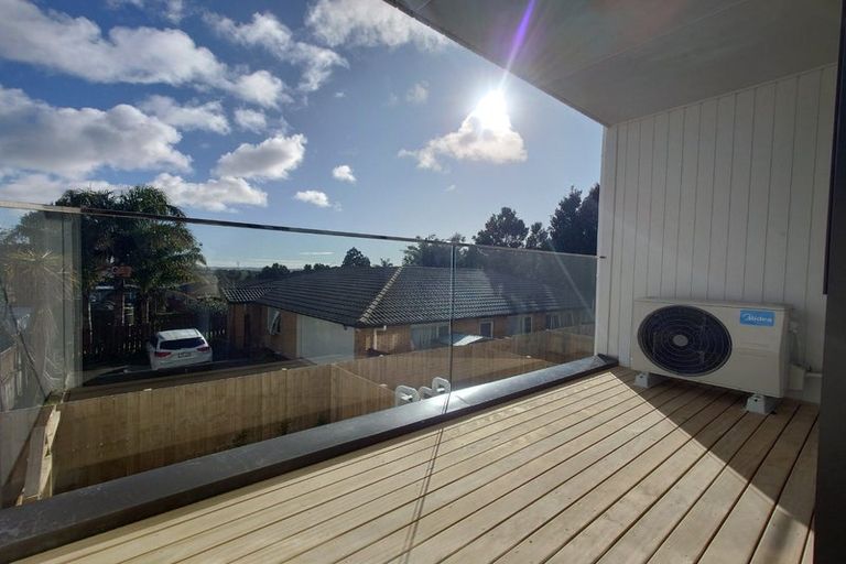 Photo of property in 5/113 Te Atatu Road, Te Atatu South, Auckland, 0610