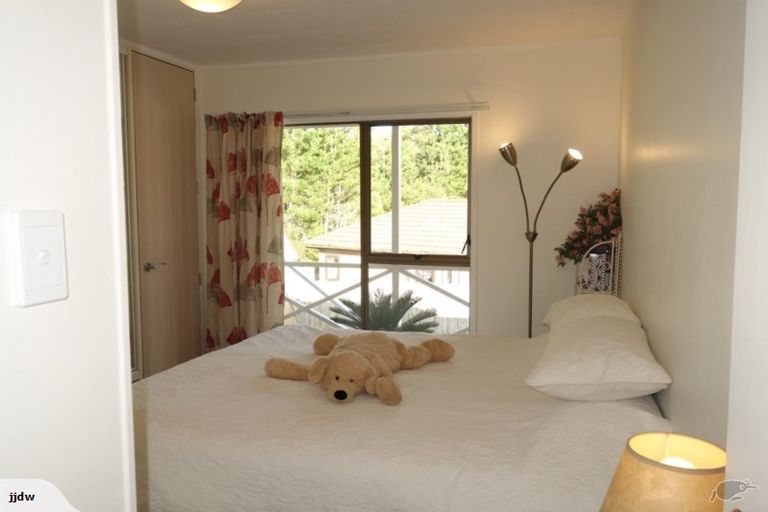 Photo of property in 35 Claverdon Drive, Massey, Auckland, 0614