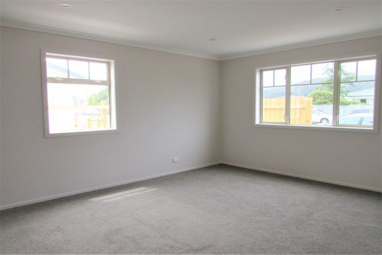 Photo of property in 3 Yeats Grove, Trentham, Upper Hutt, 5018