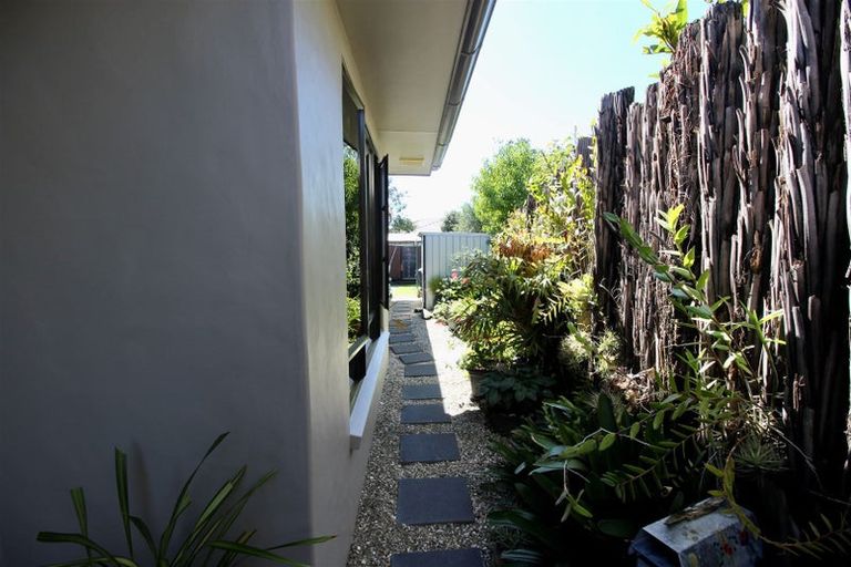 Photo of property in 16 Protea Crescent, Whitianga, 3510