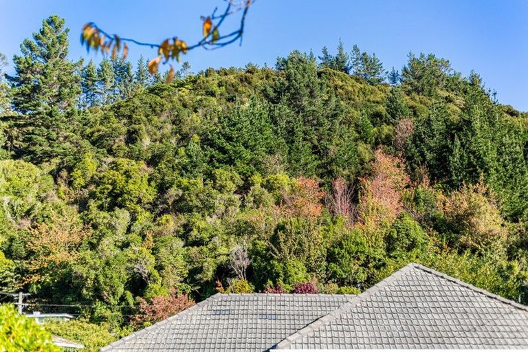 Photo of property in 106 Hine Road, Wainuiomata, Lower Hutt, 5014