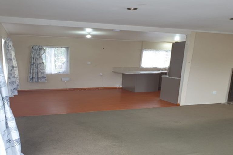 Photo of property in 19 Coey Place, Glen Eden, Auckland, 0602