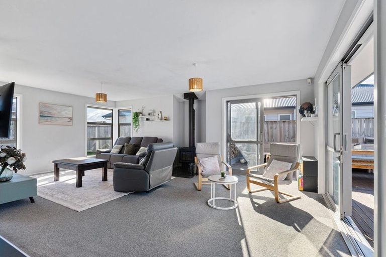 Photo of property in 6 Austin Reid Avenue, Carterton, 5713