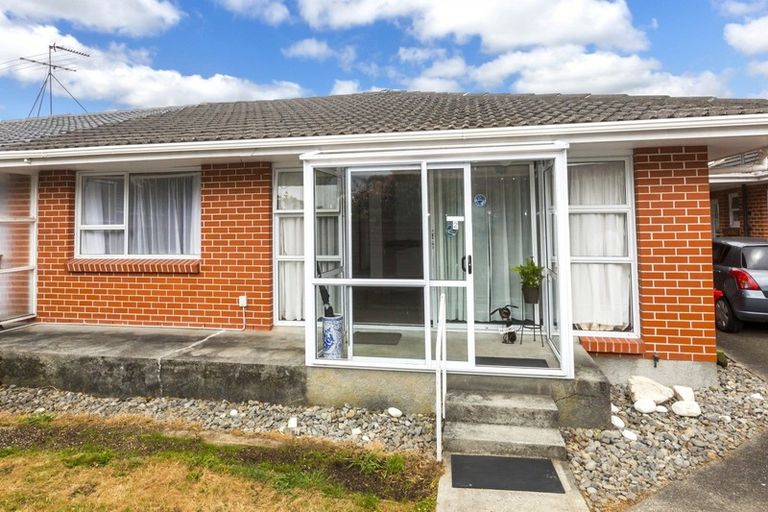 Photo of property in 2/528 Fergusson Drive, Trentham, Upper Hutt, 5018