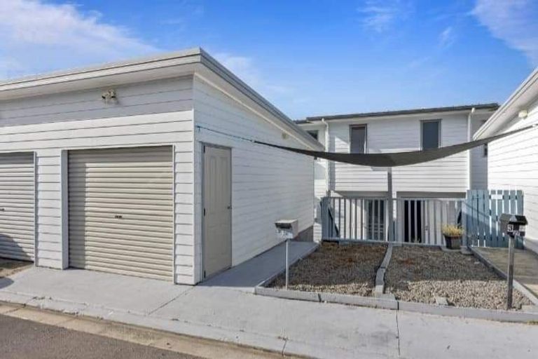 Photo of property in 26/3 Hulme Place, Henderson, Auckland, 0612