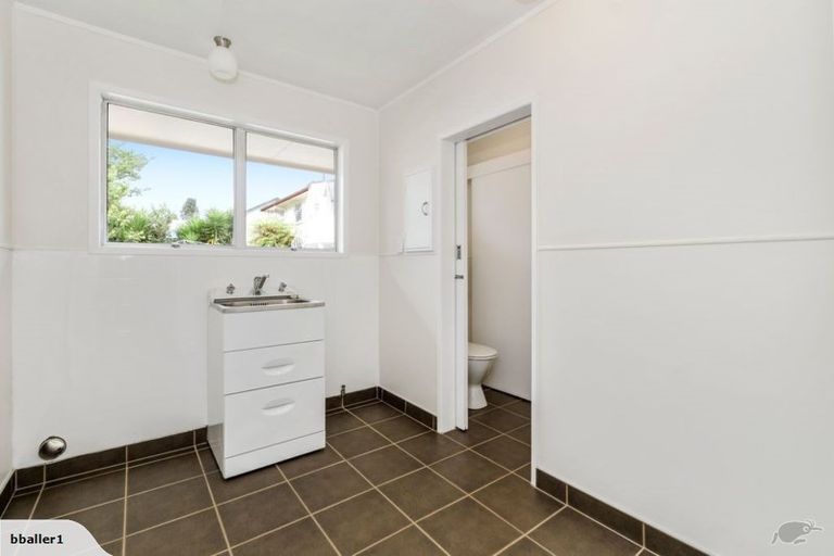 Photo of property in 328 Great South Road, Opaheke, Papakura, 2113