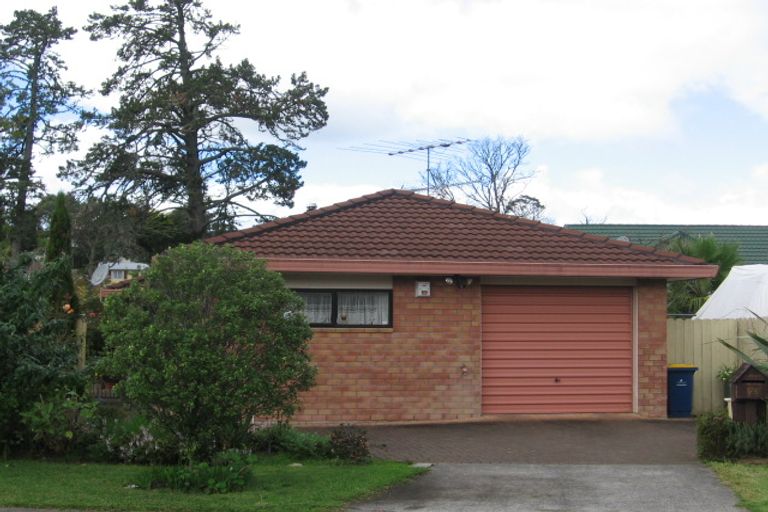 Photo of property in 28 Milan Drive, Glen Eden, Auckland, 0602