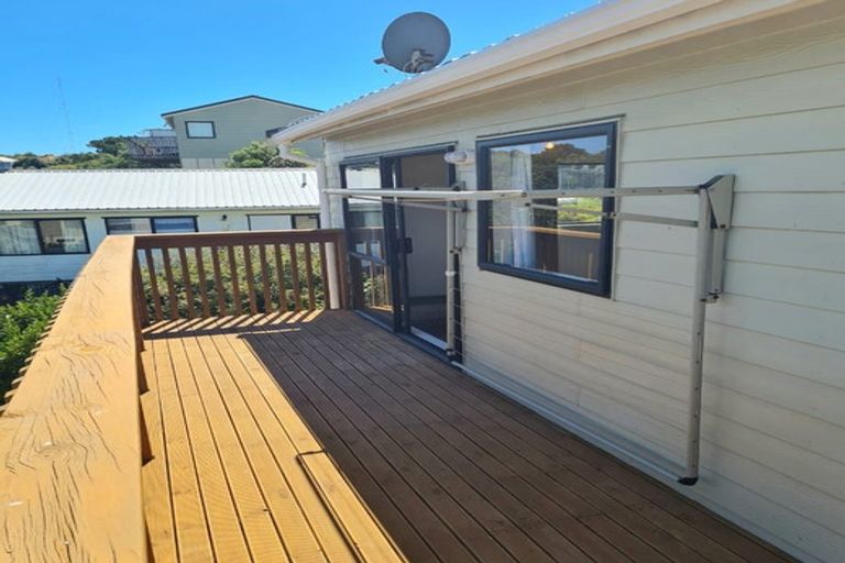 Photo of property in 24 Morere Street, Titahi Bay, Porirua, 5022