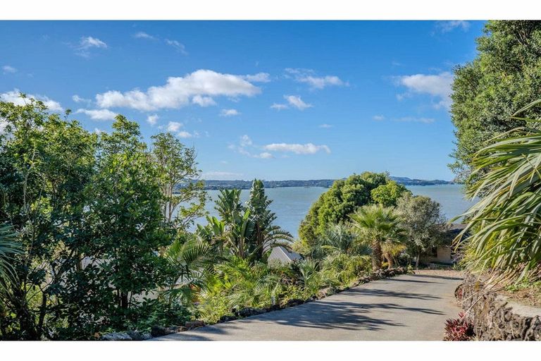 Photo of property in 11 The Lookout, Kerikeri, 0230