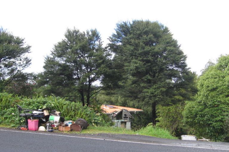 Photo of property in 194 Woodlands Park Road, Titirangi, Auckland, 0604