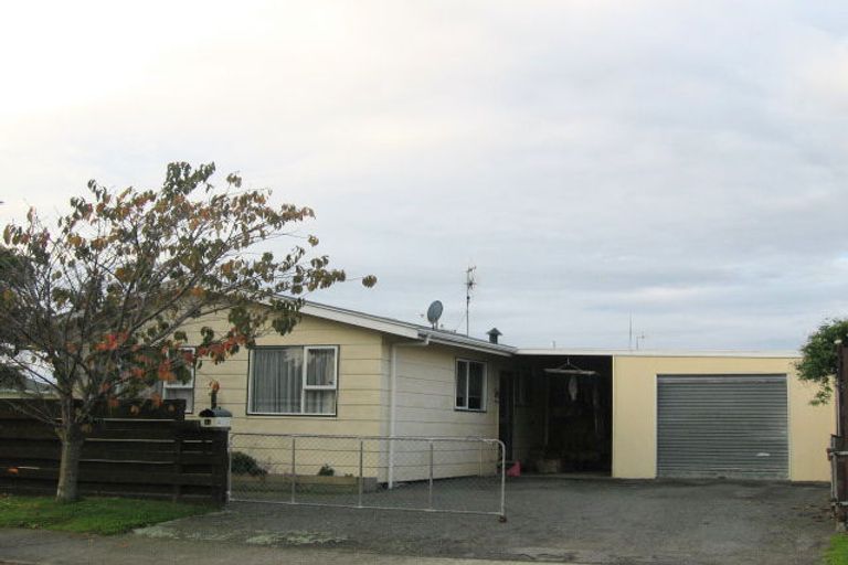 Photo of property in 4a Cypress Grove, Paraparaumu, 5032