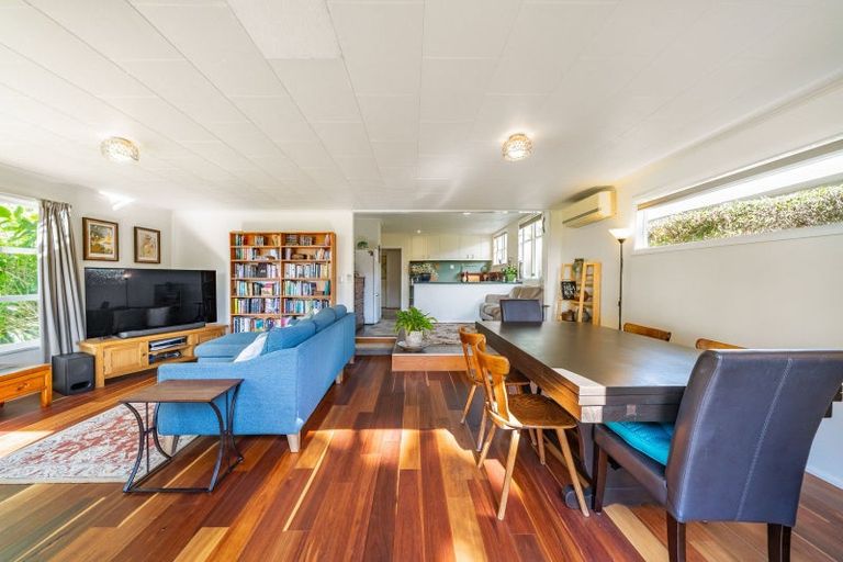 Photo of property in 120 Miromiro Road, Normandale, Lower Hutt, 5010