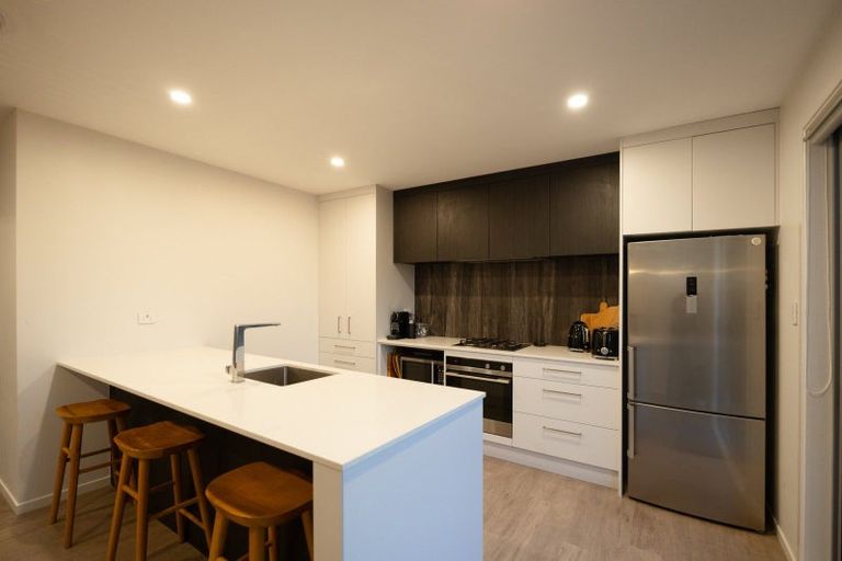 Photo of property in 2 Seddon Street, Takaro, Palmerston North, 4412