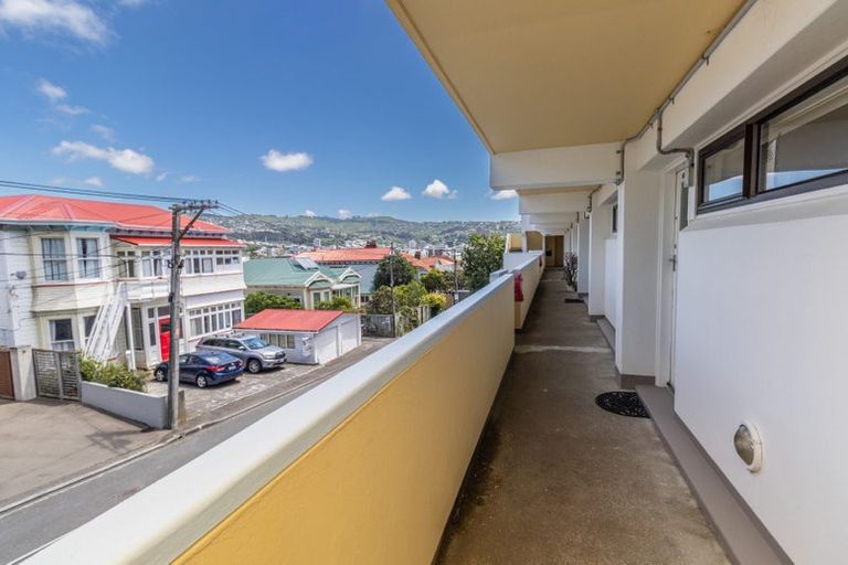 Photo of property in 12a/4 Claremont Grove, Mount Victoria, Wellington, 6011