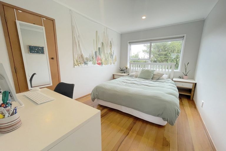 Photo of property in 13 Seabar Place, Glen Eden, Auckland, 0602