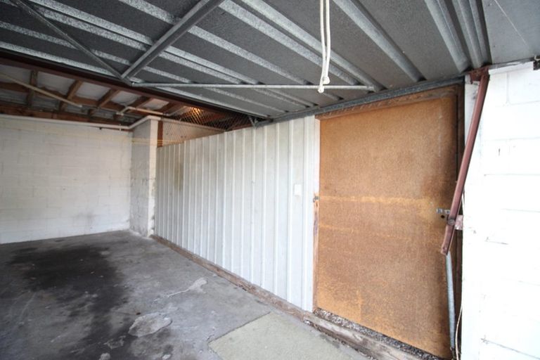 Photo of property in 2/2 Bentley Avenue, Glenfield, Auckland, 0629