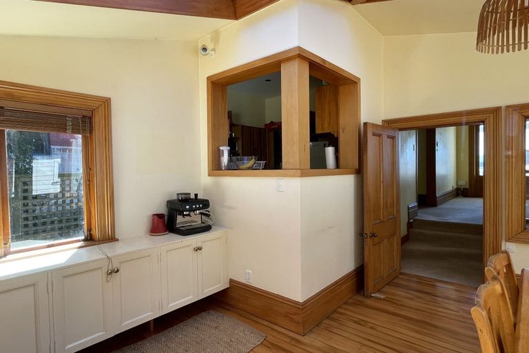 Photo of property in 16 Talavera Terrace, Kelburn, Wellington, 6012