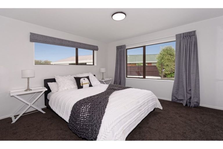 Photo of property in 36 Kirsten Place, Parklands, Christchurch, 8083
