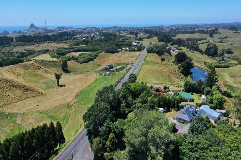 Photo of property in 529 South Road, Omata, New Plymouth, 4374