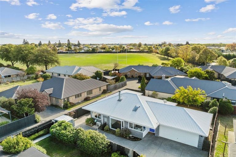 Photo of property in 60a Middlepark Road, Sockburn, Christchurch, 8042