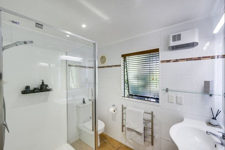 Photo of property in 5a Tauroa Road, Havelock North, 4130