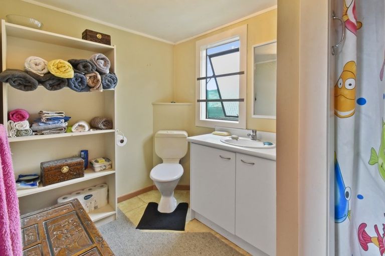 Photo of property in 5 Lipscombe Road, Kaiaua, Pokeno, 2473