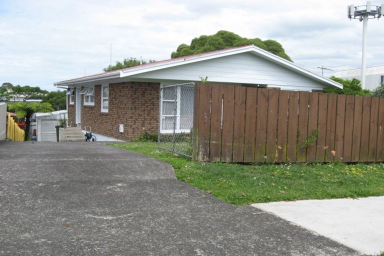 Photo of property in 61 Ashgrove Road, Mangere, Auckland, 2022