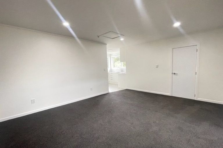 Photo of property in 77 Riverpark Crescent, Henderson, Auckland, 0610