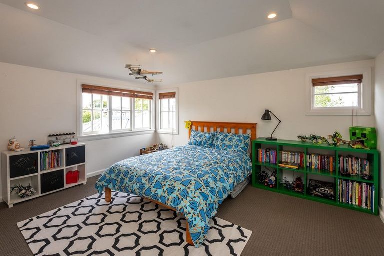 Photo of property in 35 Paparoa Street, Papanui, Christchurch, 8053