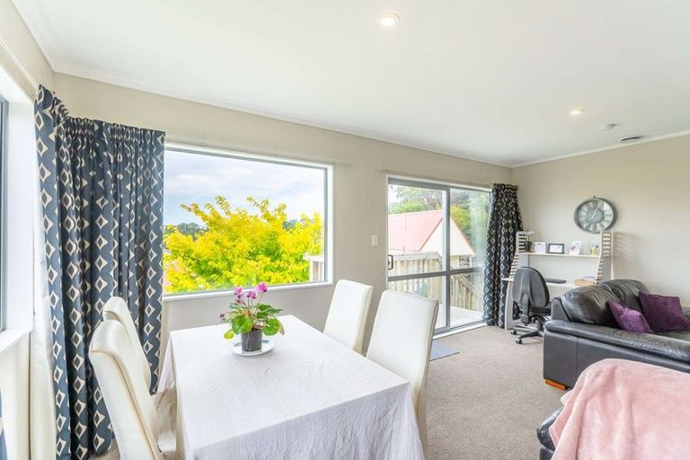 Photo of property in 35a Penryn Drive, Camborne, Porirua, 5026