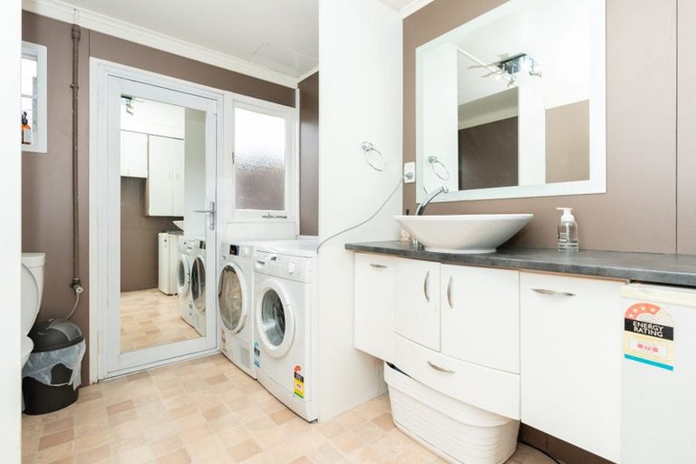 Photo of property in 65 Deanwell Avenue, Melville, Hamilton, 3206