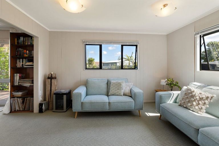 Photo of property in 1 Poplar Street, Whitianga, 3510