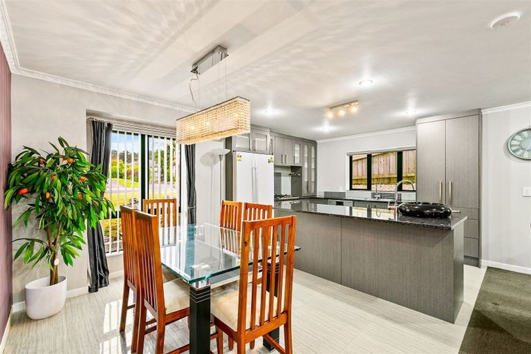 Photo of property in 14 Bradnor Meadows Drive, Swanson, Auckland, 0612