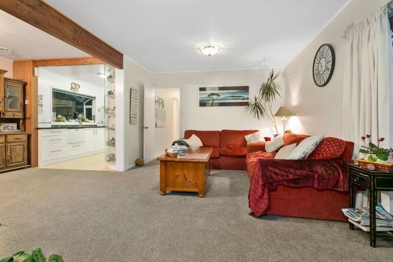 Photo of property in 3 Pohutukawa Avenue, Red Beach, 0932