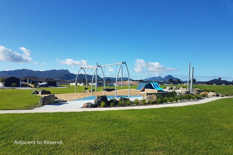 Photo of property in 113 Kaurinui Crescent, One Tree Point, 0118