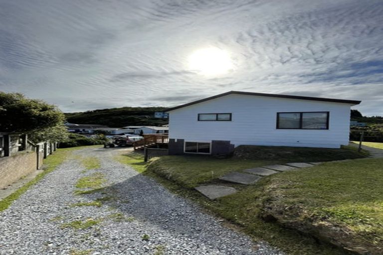 Photo of property in 16b Jasmine Grove, Maungaraki, Lower Hutt, 5010