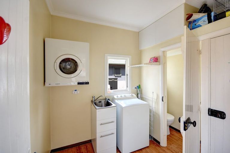 Photo of property in 19 Burns Street, Milton, 9220