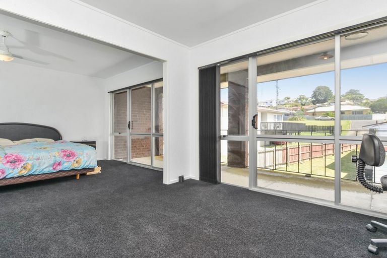 Photo of property in 236 Triangle Road, Massey, Auckland, 0614