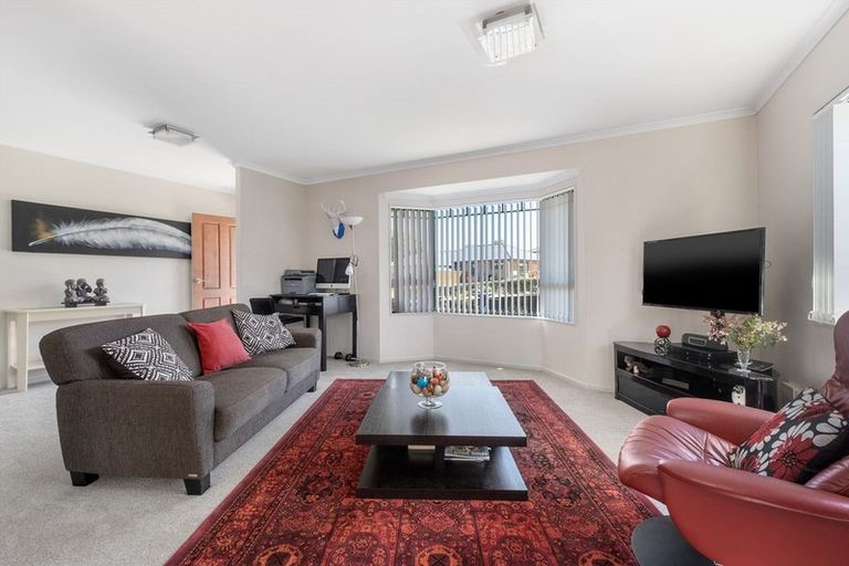 Photo of property in 26 Lysaght Place, Welcome Bay, Tauranga, 3112