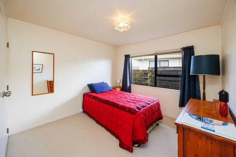 Photo of property in 16 Delta Place, Milson, Palmerston North, 4414