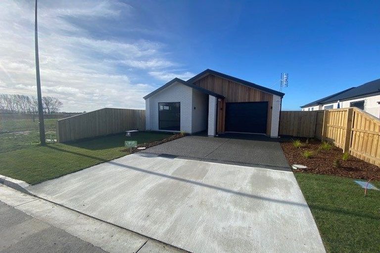 Photo of property in 7 Oakleigh Street, Woodend, 7610