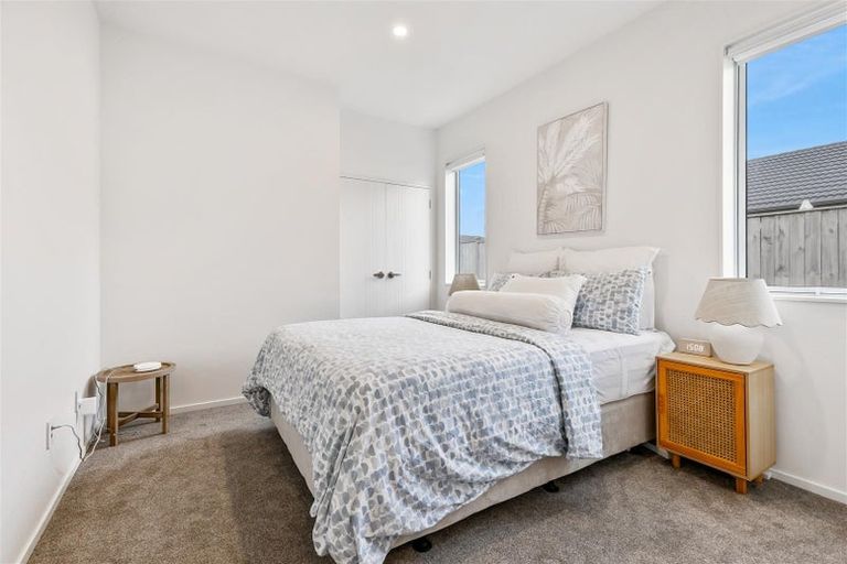 Photo of property in 12 Len Ireland Drive, Kumeu, 0810