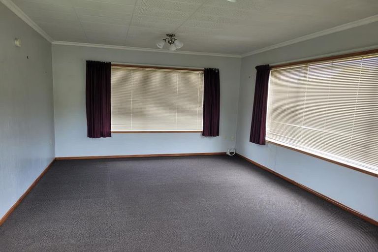 Photo of property in 39 Birdwood Avenue, Moturoa, New Plymouth, 4310