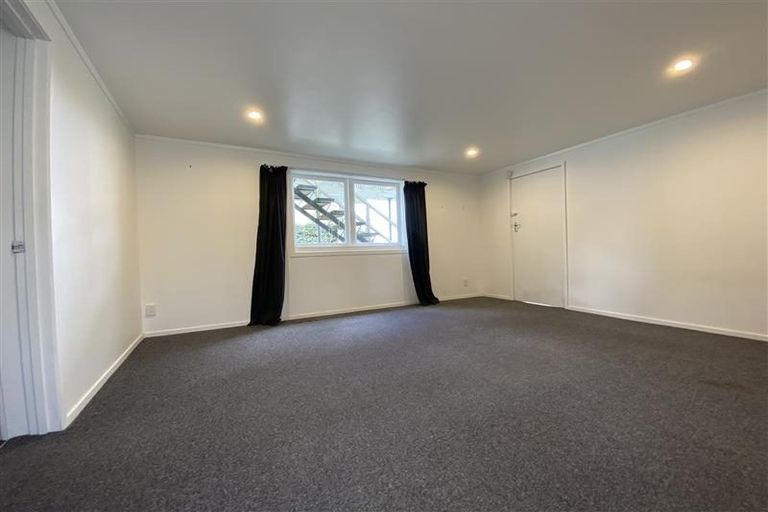 Photo of property in 165 Waimumu Road, Massey, Auckland, 0614