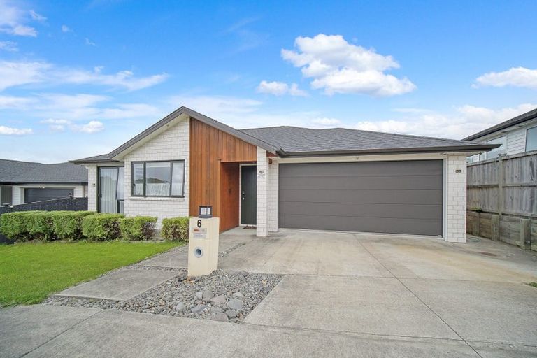 Photo of property in 6 Joseph Kokich Avenue, Swanson, Auckland, 0614