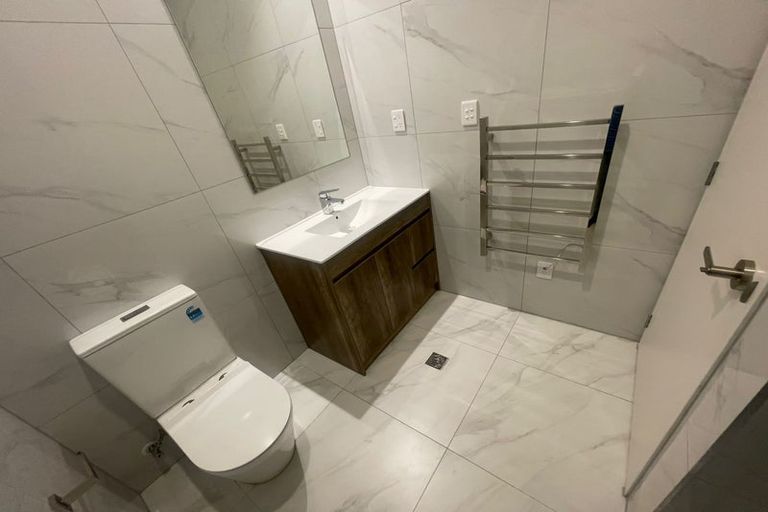 Photo of property in 18a Crestview Rise, Papakura, 2110