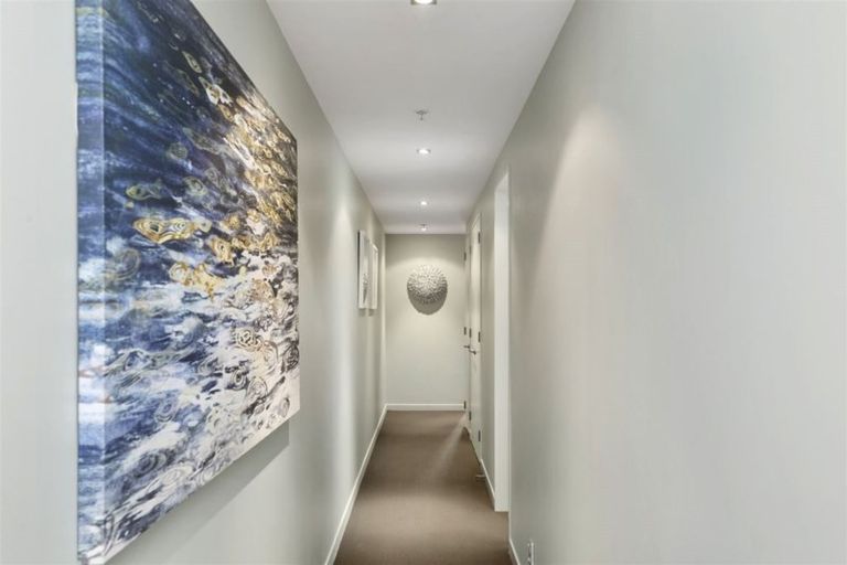 Photo of property in Portal Apartments, 6c/42 Cable Street, Te Aro, Wellington, 6011