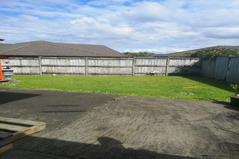 Photo of property in 41 Speyside Crescent, Flat Bush, Auckland, 2016