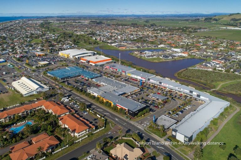 Photo of property in 122 Santa Monica Drive, Papamoa Beach, Papamoa, 3118