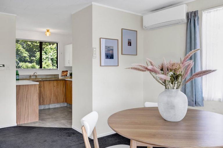 Photo of property in 180 Mangorei Road, Merrilands, New Plymouth, 4312